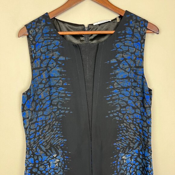 T Tahari Dress 12 Black Blue Abstract Pattern Mesh V-Neck A-Line Fit N Flare - Picture 3 of 14